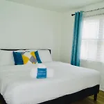 Apartment Beautiful Condo,minutes From Broadway Sleep 6! *
