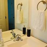 Beautiful Condo,minutes From Broadway Sleep 6! Nashville