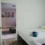 Beautiful Condo,minutes From Broadway Sleep 6! Apartment