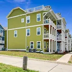 The Lakeside Landing Holiday home