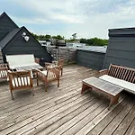 6 Bedroom Gulch Homes, Garages, Rooftops, Walk To Gulch 10 Mins To Broadway, 24 Hour Hospitality Team, Perfect For Groups