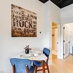 Modern Condo: 5 Mi To Downtown!