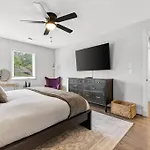 Luxury Oasis - Airport, Downtown, Opry, Holiday home