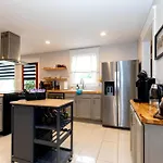Holiday home Casa Azul - Boutique 3Br Ranch With Hot Tub & King Beds