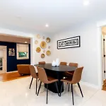Holiday home Casa Azul - Boutique 3Br Ranch With Hot Tub & King Beds *