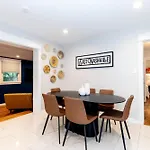 Holiday home Casa Azul - Boutique 3Br Ranch With Hot Tub & King Beds *