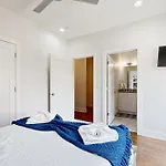 Brick Manor Unit A Holiday home *