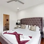 Holiday home Brick Manor Unit A *