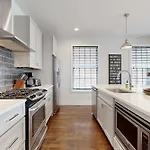 Holiday home Brick Manor Unit A *