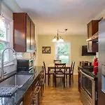 Holiday home 3 Bedroom Only 3 Miles From Downtown Nashville