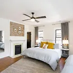 Upscale Location Stunning House Walk To Belmont