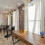 2 Chic Lofts Right On Broadway Strip Sleeps 10 * Nashville