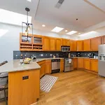 Holiday home 2 Chic Lofts Right On Broadway Strip Sleeps 10 Nashville