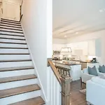 Spacious W Bar & Pool Table & Garage Near Belmont *
