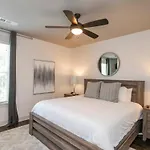 Spacious W Bar & Pool Table & Garage Near Belmont Nashville
