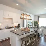 Spacious W Bar & Pool Table & Garage Near Belmont Holiday home Nashville