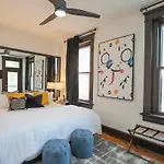 Historic Jewel Walk To Eats & Shops Holiday home Nashville