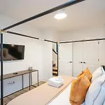 Ev Charger King Beds Garage 2 Miles To Dwntn Holiday home *
