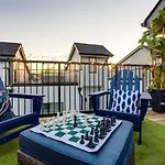 Holiday home 1 5 Miles To Broadway Rooftop Deck W Views *