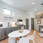 Holiday home The Lemon Drop Walk To Cafes Shops & Vandy Nashville