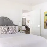 Enchanting Retreat 15 Minutes To Holiday home