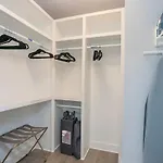 Holiday home 3 King Beds In Hip East Nash 1 Mile To Dwntn