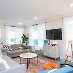 Holiday home 3 King Beds In Hip East Nash 1 Mile To Dwntn