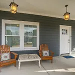 Holiday home July Discount! Close To Downtown, Yard *