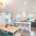Holiday home 3 King Beds In Hip East Nash 1 Mile To Dwntn Nashville