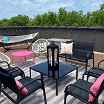 Roof Deck Grill Views 2 Miles From Broadway Holiday home Nashville