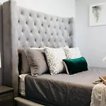 Hip Rustic Ranch Style In East Holiday home