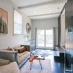 Hip Rustic Ranch Style In East Holiday home *