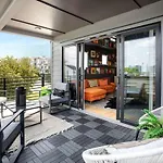 Holiday home Stylish New Gulch Rooftop Deck W Views Nashville
