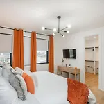 Holiday home Stylish New Gulch Rooftop Deck W Views *