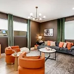 Stylish New Gulch Rooftop Deck W Views Holiday home Nashville