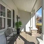 Holiday home Spacious Only 2 Miles From Downtown Nashville