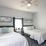 Spacious Only 2 Miles From Downtown Holiday home Nashville