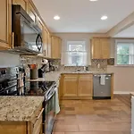 Spacious 3 Bedroom 3 Miles To Dt *