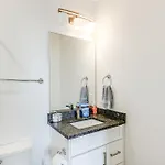 Holiday home Bright Townhome ~ 5 Mi To Downtown!