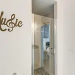 Bright Townhome ~ 5 Mi To Downtown!