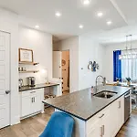 Bright Townhome ~ 5 Mi To Downtown! Nashville