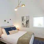 Holiday home Stylish For 12 8th Ave South 6 Beds