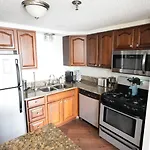 Apartment Traveling Nurses And Professionals Parking Included Pet Friendly Downtown *