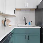 Songbird - Cozy & Centrally Located *