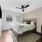 Songbird - Cozy & Centrally Located