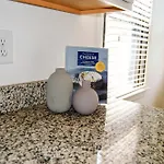 Apartment Cozy Condo, Minutes From Broadwy, Sleeps 5