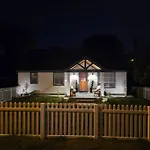 East Retreat, Outdoor Oasis, Sleeps 12, Four Bedrooms Holiday home Nashville