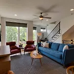 Holiday home Walkable Hotspot Bars Nearby Broadway Close *