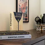 Walkable Hotspot Bars Nearby Broadway Close Nashville
