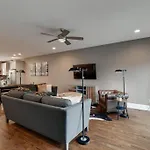 Broadway Bound 3br Perfect Weekend Getaway Holiday home